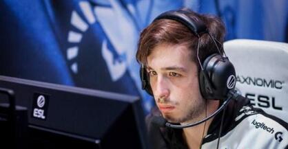 运动员在短 运动员在短